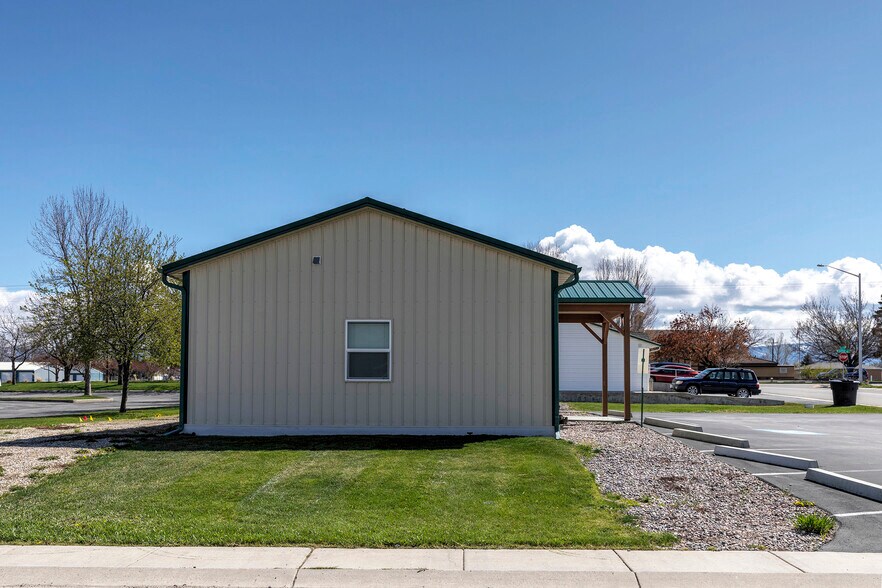 More Photos Of 115 Valley View St, Stevensville Restaurant For Sale