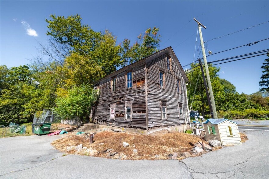 More Photos Of 2241 Ridge Rd, Bangor Flex For Sale