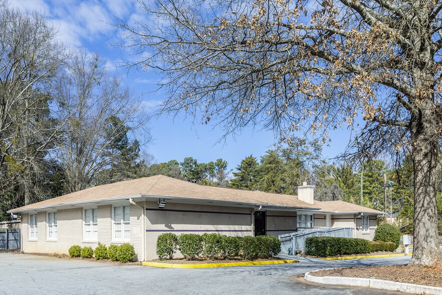 More Photos Of 2372 Lawrenceville Hwy, Decatur Assisted Living For Sale
