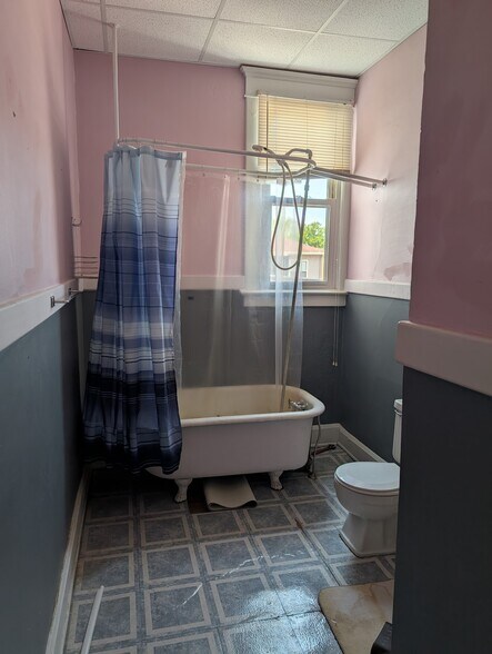 More Photos Of 219 E Michigan Ave, Paw Paw Storefront Retail Residential For Sale