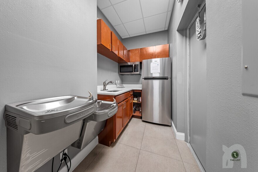 More Photos Of 8810 Commodity Cir, Orlando Coworking Space