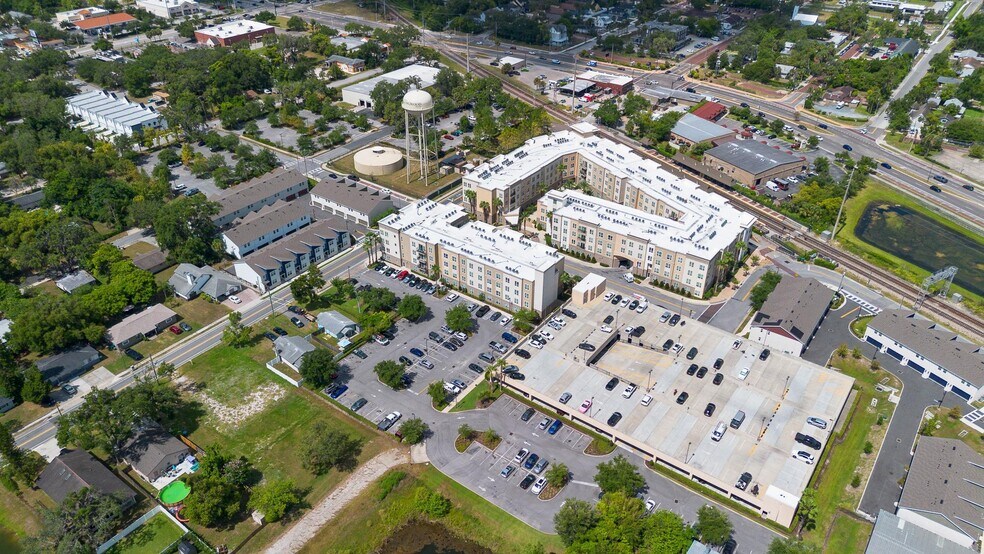 More Photos Of 209 Palmetto Ave, Longwood Restaurant For Lease