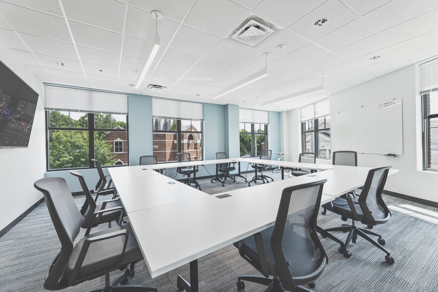 More Photos Of 99 E Main St, Franklin Office For Lease