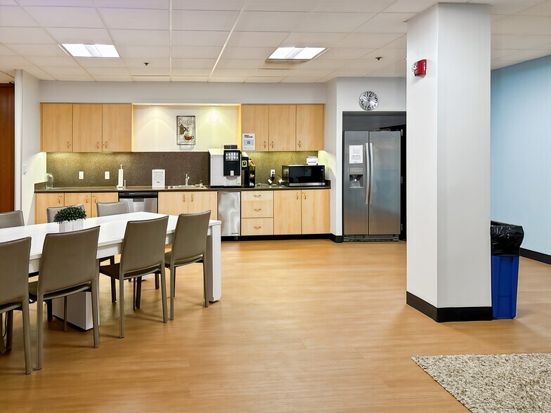 More Photos Of 100 W Big Beaver Rd, Troy Coworking Space