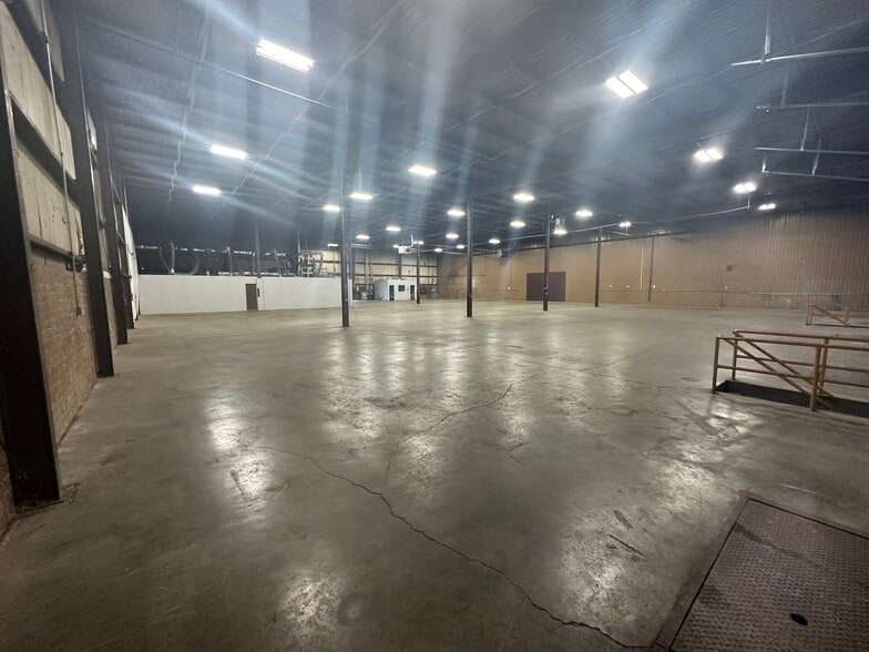 More Photos Of 4250-4276 Strausser St NW, Canton Warehouse For Lease