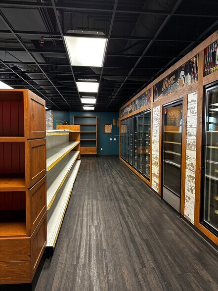 More Photos Of 45 Rincon Dr, Camarillo General Retail For Lease