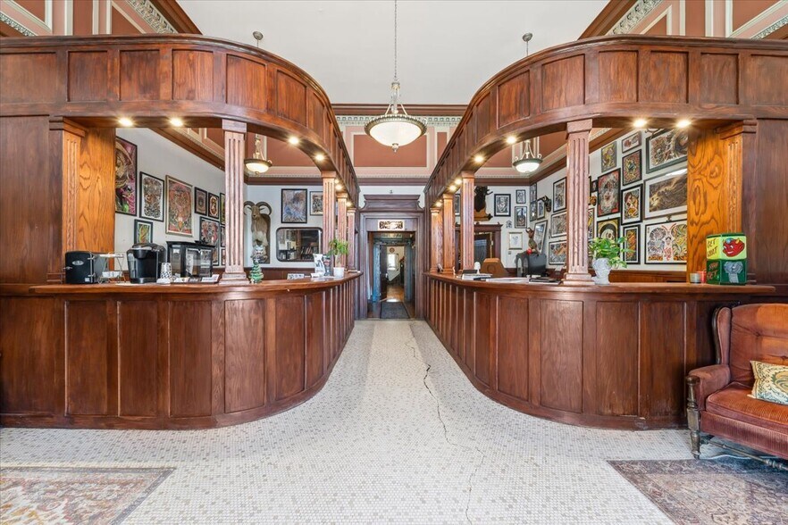 More Photos Of 339 Madison Ave, Memphis Storefront Retail Office For Lease