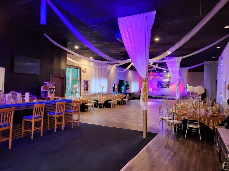 More Photos Of 10553 Homestead Rd, Houston General Retail For Sale