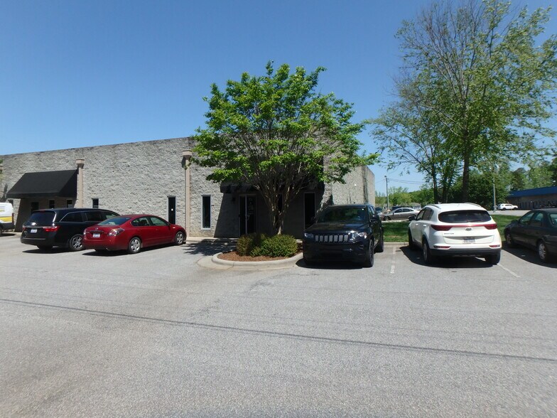 More Photos Of 7471-7473 Hagers Hollow Dr, Denver Warehouse For Lease