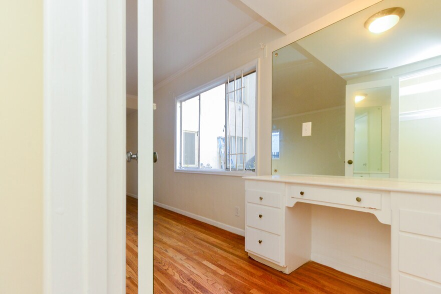 More Photos Of 3520-3530 W 5th St, Los Angeles Apartments For Sale