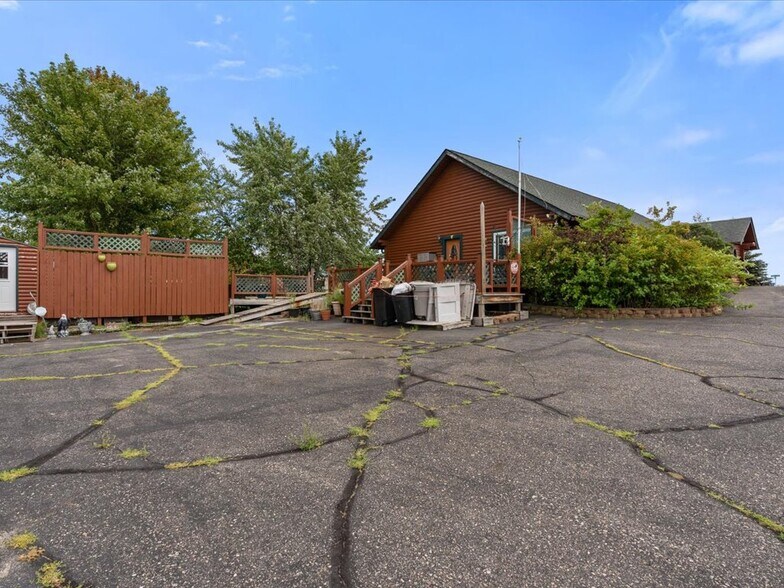 More Photos Of 1435 Anne St NW, Bemidji Office For Sale