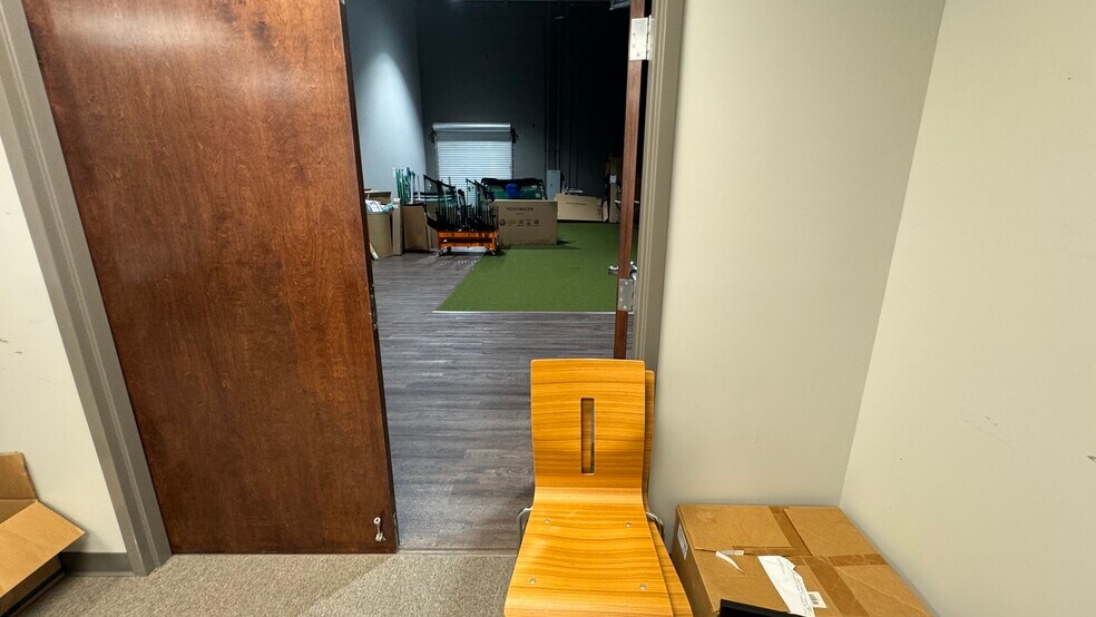 More Photos Of Unit 420, Oldsmar Light Distribution For Sale