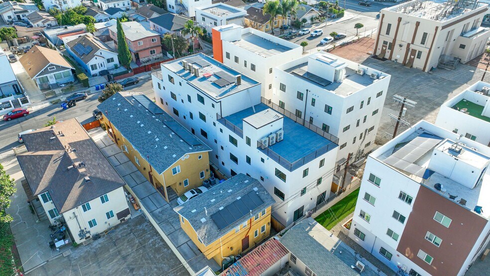 More Photos Of 1359 W 35th Pl, Los Angeles Multifamily For Sale