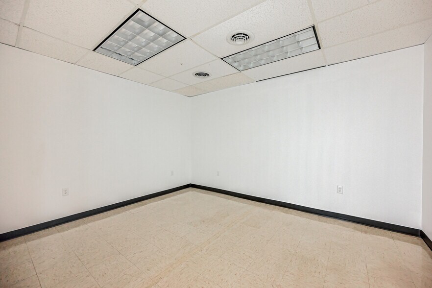 More Photos Of 20 Willow Springs Cir, York Warehouse For Sale