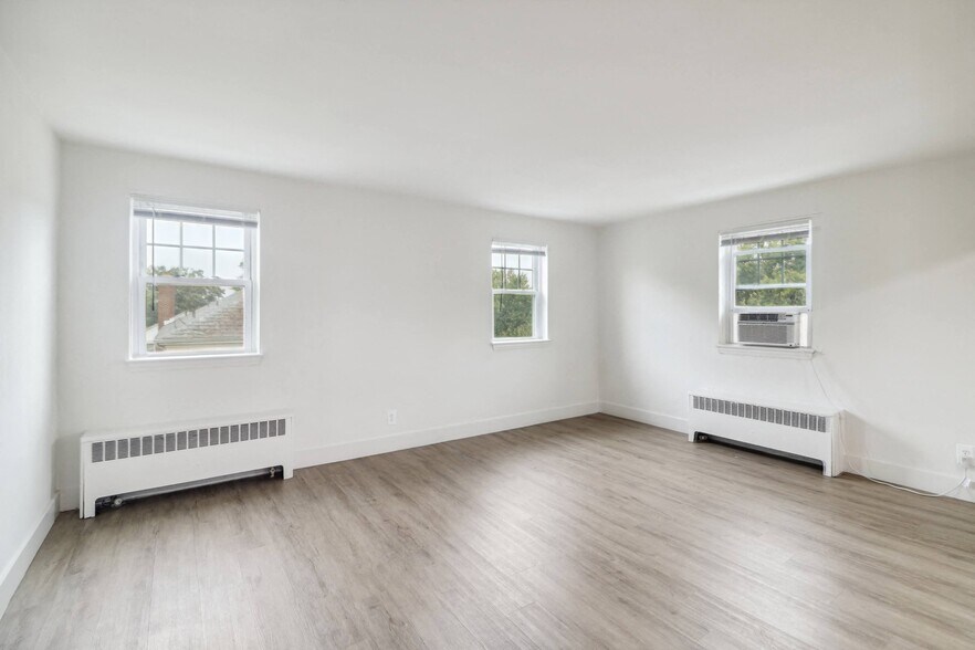 More Photos Of 1100 E Ramblewood Rd, Baltimore Apartments For Sale