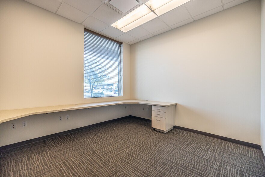 More Photos Of 736 N McQueen Rd, Gilbert Health Club For Lease
