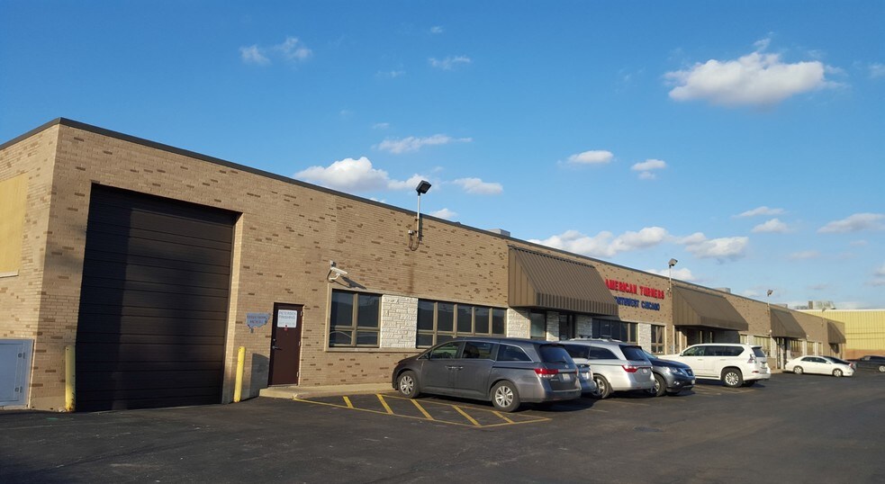 Primary Photo Of 3808-3825 Willow Rd, Schiller Park Showroom For Sale