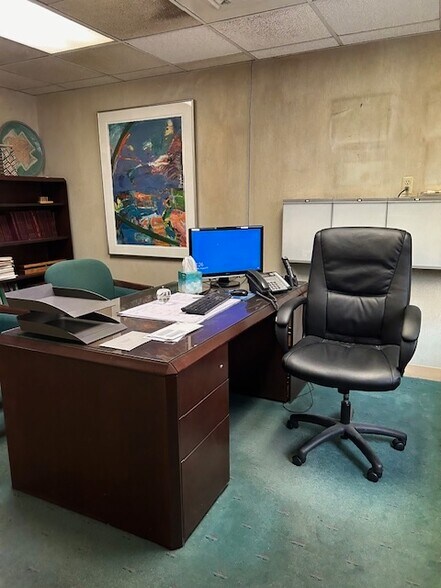 More Photos Of 140 Strollings Ave, Logan Office For Sale