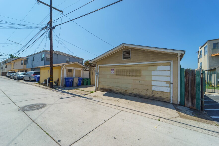 More Photos Of 4263 Chamoune Ave, San Diego Apartments For Sale