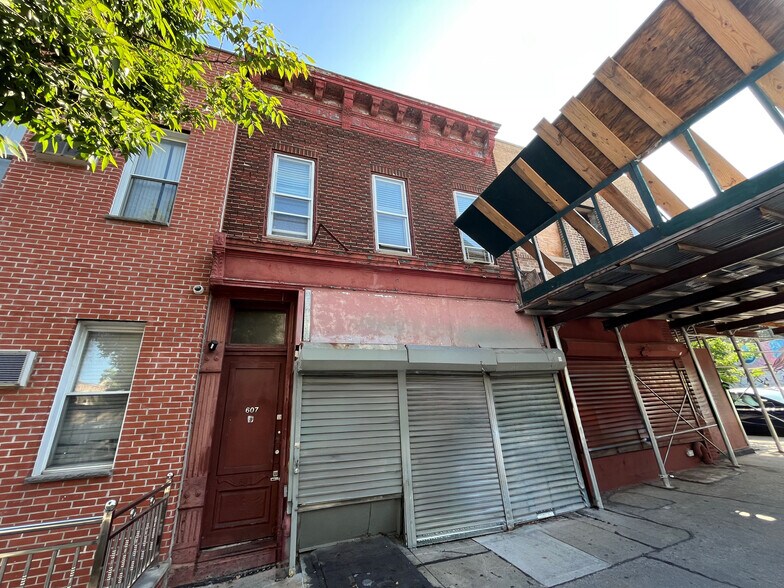 Primary Photo Of 607 Knickerbocker Ave, Brooklyn Storefront Retail Residential For Sale