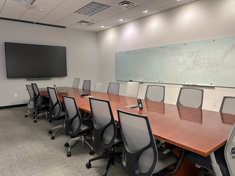 More Photos Of 38-72 Cummings Park, Woburn Light Manufacturing For Lease