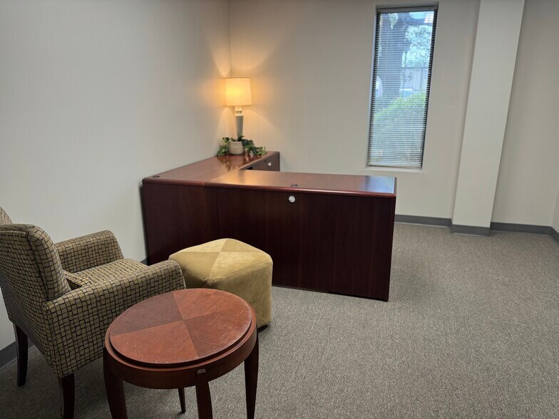 More Photos Of 105 Lewis St, Fort Walton Beach Coworking Space