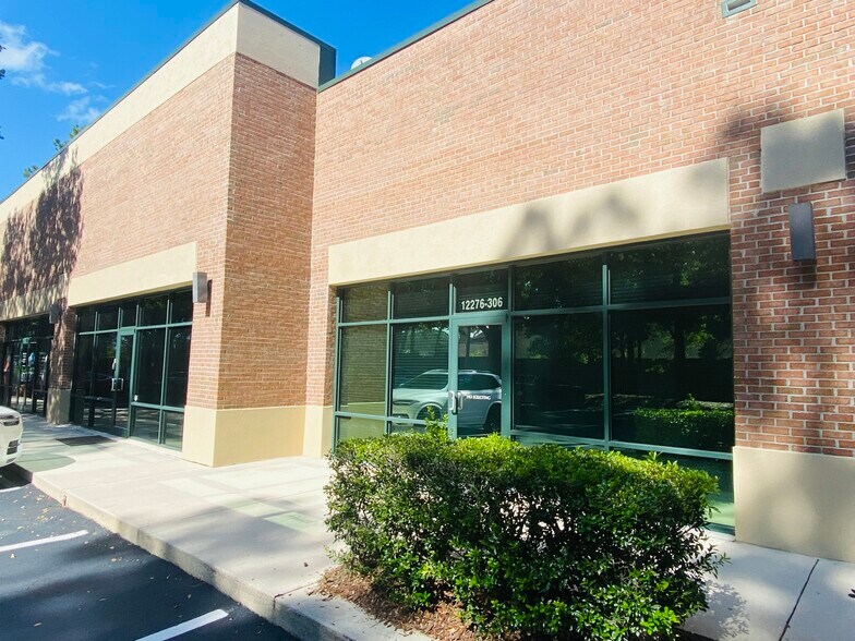 More Photos Of 12276 San Jose Blvd, Jacksonville Coworking Space