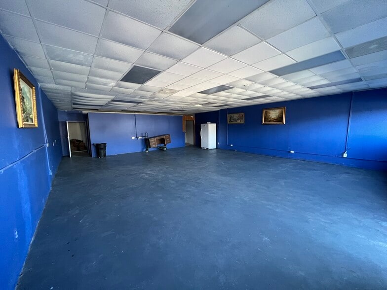 1518 Woodmere Dr, Greensboro, NC 27405 Office For Sale