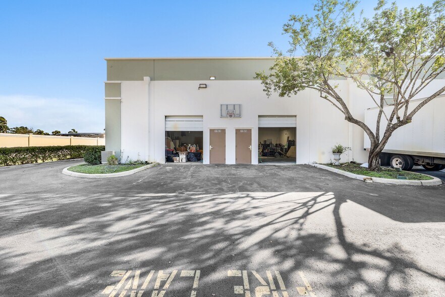 More Photos Of 11931-11971 NW 37th St, Coral Springs Warehouse For Sale