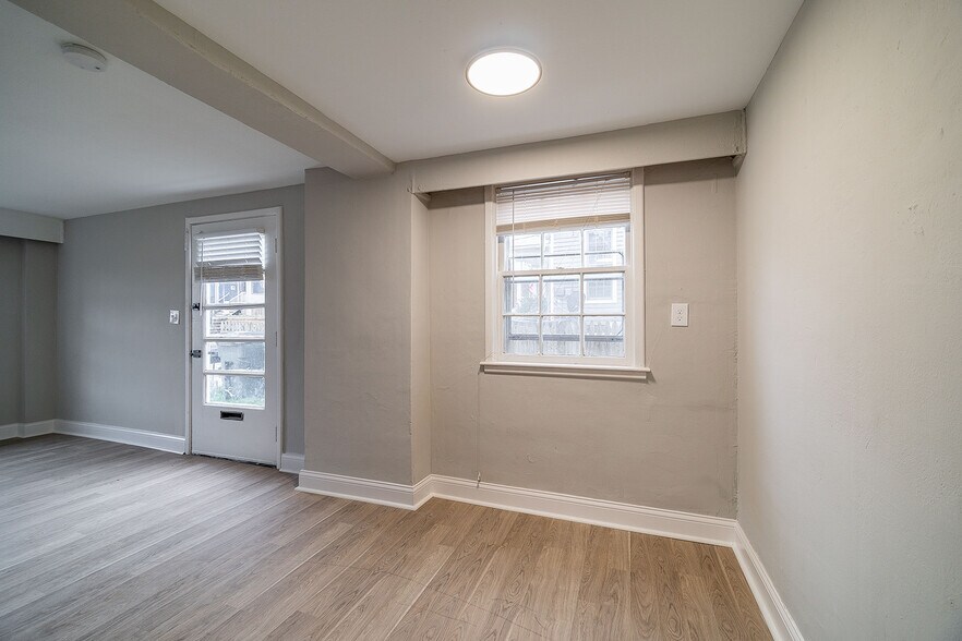More Photos Of 16-20 W Park St, Westerville Apartments For Sale