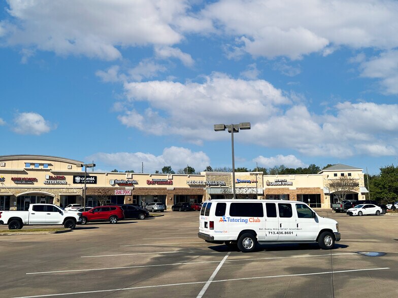More Photos Of Shadow Creek Pkwy & Hwy 2, Pearland Unknown For Lease