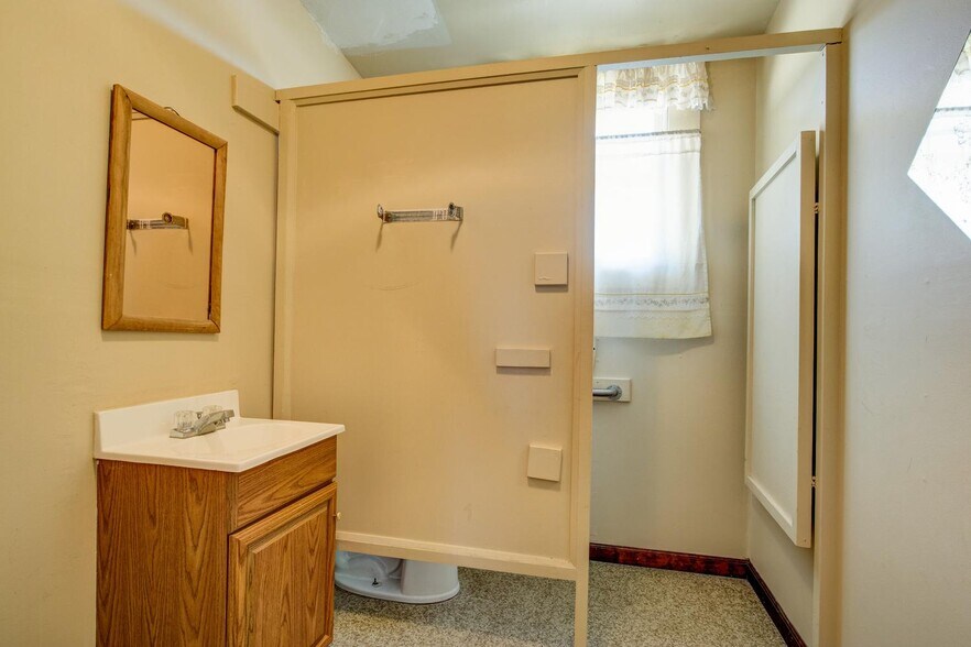 More Photos Of 7672 S Shingle Rd, Shingle Springs General Retail For Sale