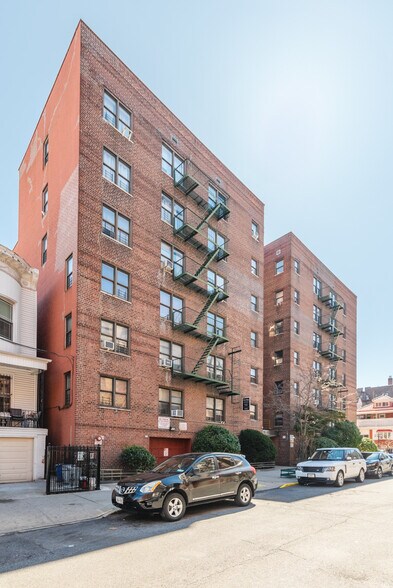 More Photos Of 2830 Briggs Ave, Bronx Apartments For Sale