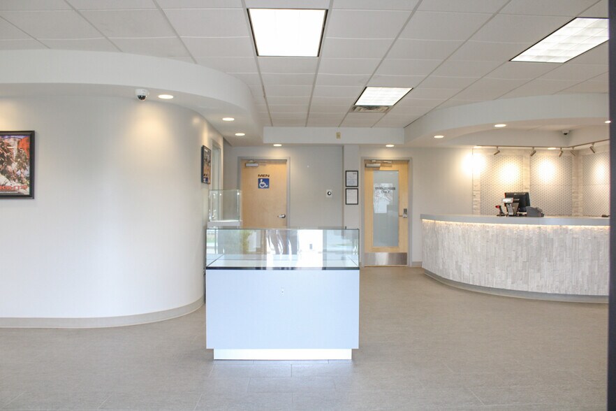 More Photos Of 4121 S 72nd Ave, Tulsa Service For Sale