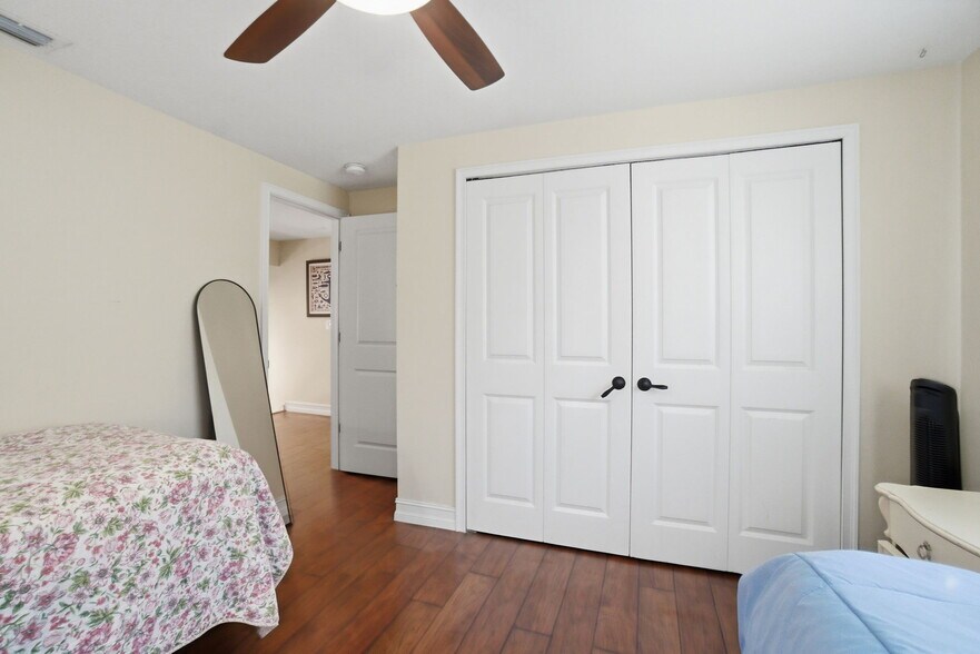 More Photos Of 4120 3rd Ave NW, Naples Apartments For Sale