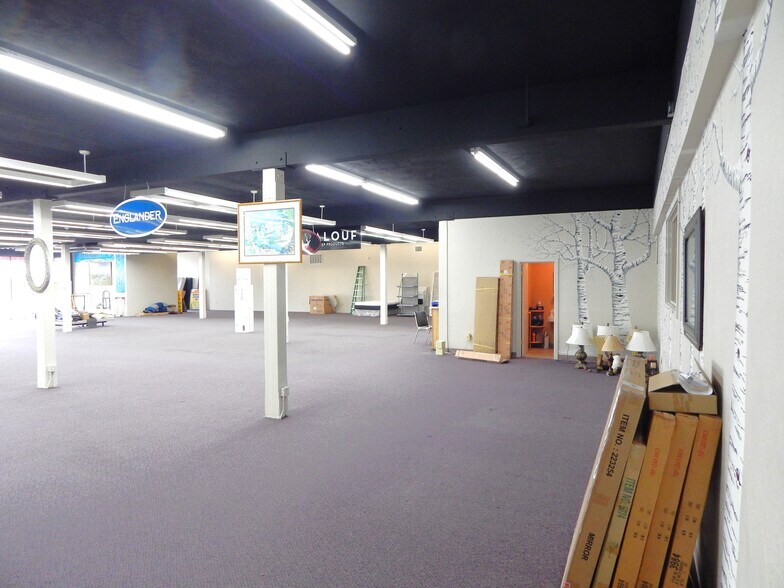 More Photos Of 635 SE Stephens St, Roseburg Freestanding For Lease