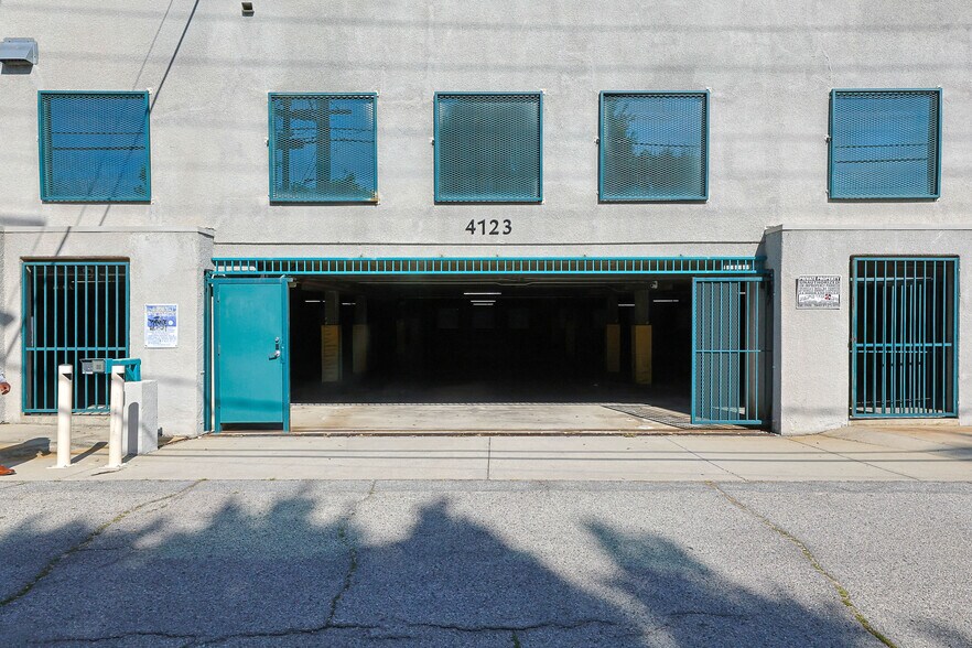More Photos Of 4123 Lankershim Blvd, North Hollywood Office For Sale