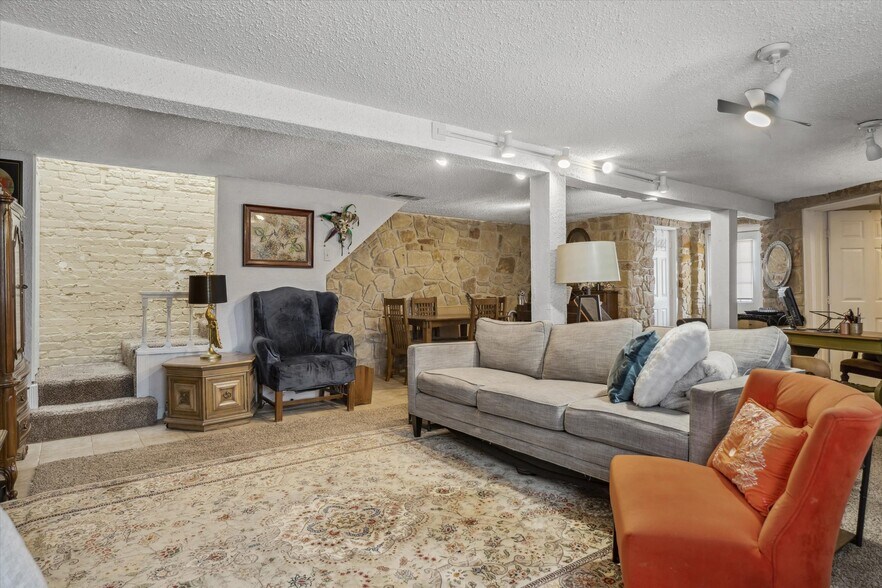 More Photos Of 100 S Main St, Crandall Storefront Retail Residential For Sale