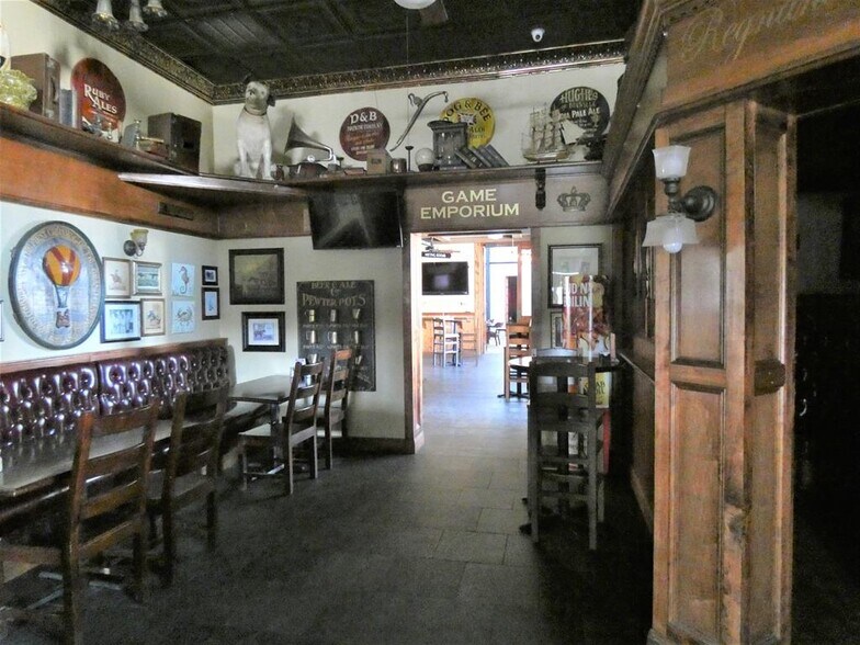 More Photos Of 119 Washington St, Beeville Restaurant For Sale