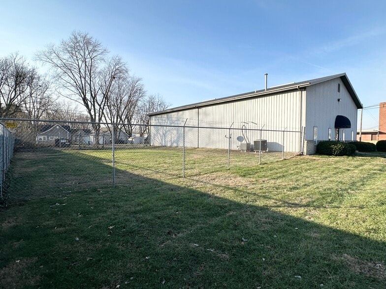 More Photos Of 2103 S First, Terre Haute Warehouse For Sale