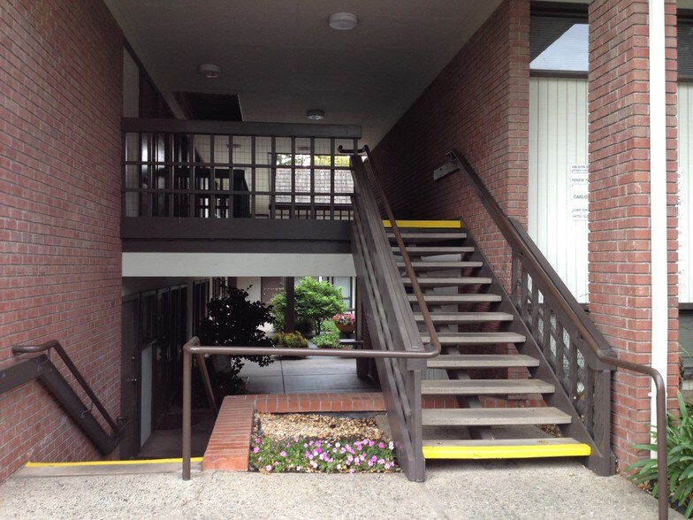 More Photos Of 2121 Ygnacio Valley Rd, Walnut Creek Unknown For Lease