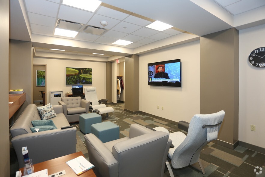 More Photos Of 12255 DePaul Dr, Bridgeton Medical For Lease