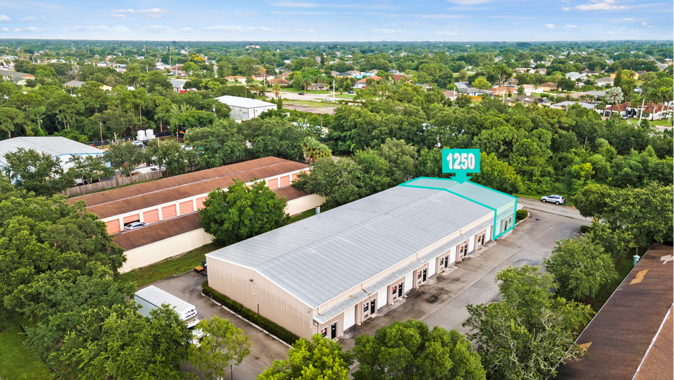 More Photos Of 1250-1264 SW Biltmore St, Port Saint Lucie Warehouse For Lease