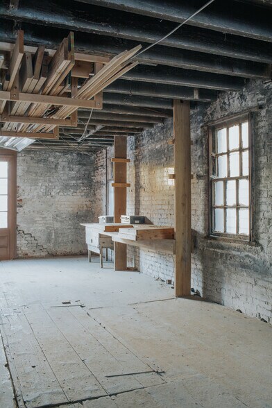 More Photos Of 32 Chambers St, Newburgh Light Manufacturing For Sale