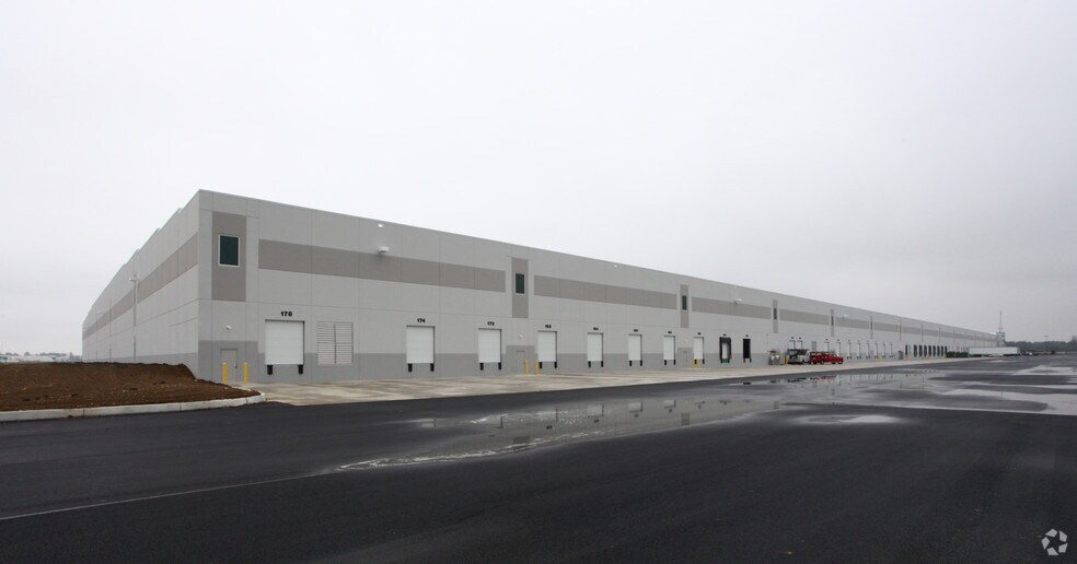 More Photos Of 167-183 Heritage Dr, Pataskala Distribution For Lease