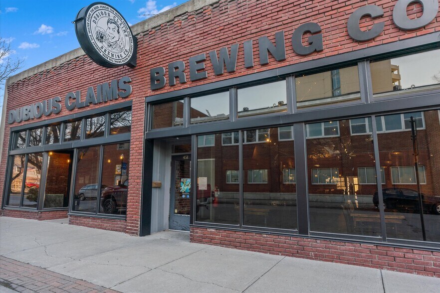 Primary Photo Of 451 S Thompson Ave, Excelsior Springs Bar For Sale