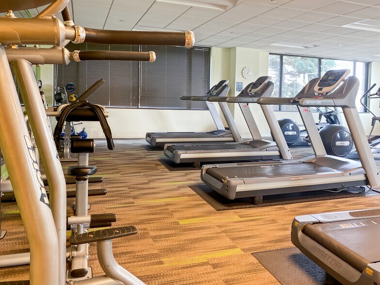 More Photos Of 4320 Winfield Rd, Warrenville Coworking Space