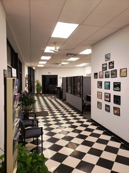 More Photos Of 705 Cardinal Ln, Hartland Auto Repair For Sale