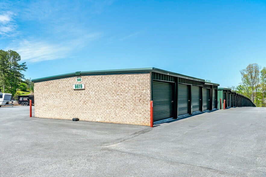 More Photos Of 6619 Lanier Islands Pky, Buford Self Storage For Sale