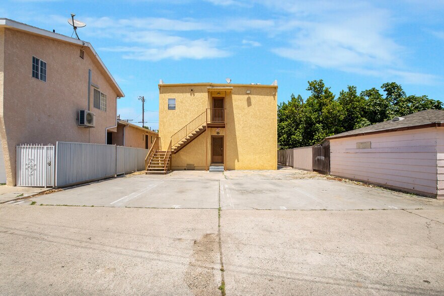 More Photos Of 383 W 14th St, San Pedro Apartments For Sale